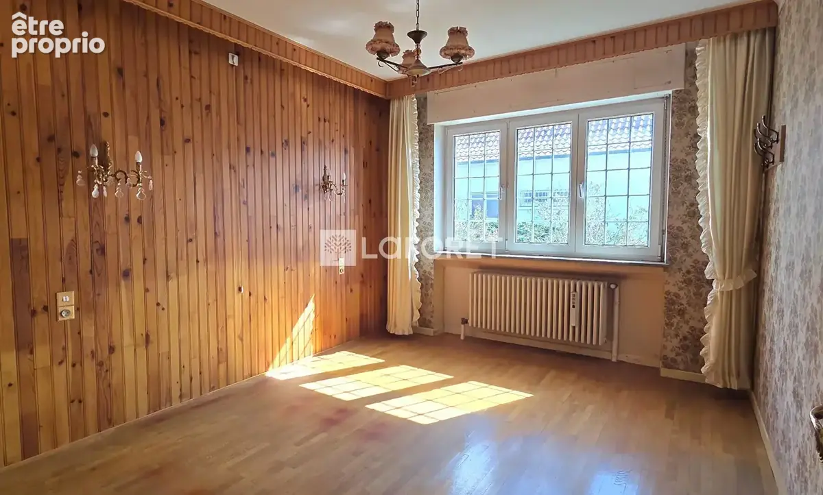 Yutz Aéroparc : Maison individuelle à rénover avec fort potentiel d'évolution - photo 11