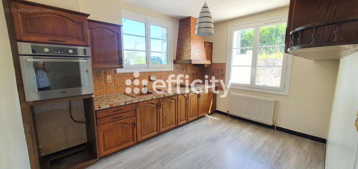 Maison à SAINT-YRIEIX-SUR-CHARENTE