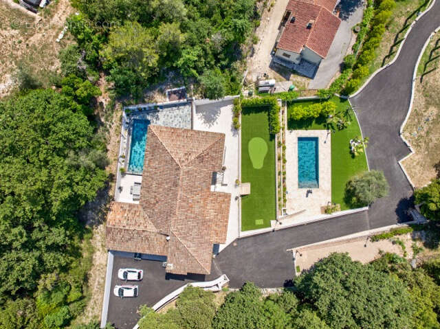 Maison à ROQUEFORT-LES-PINS
