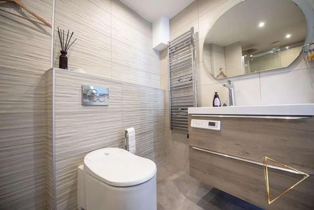 Appartement à PARIS-1E