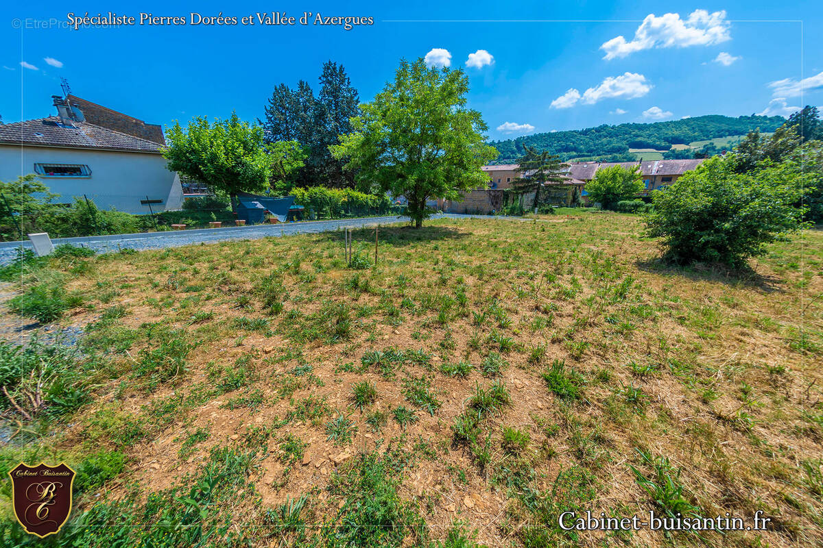 Terrain constructible de 440 m2 - photo 4
