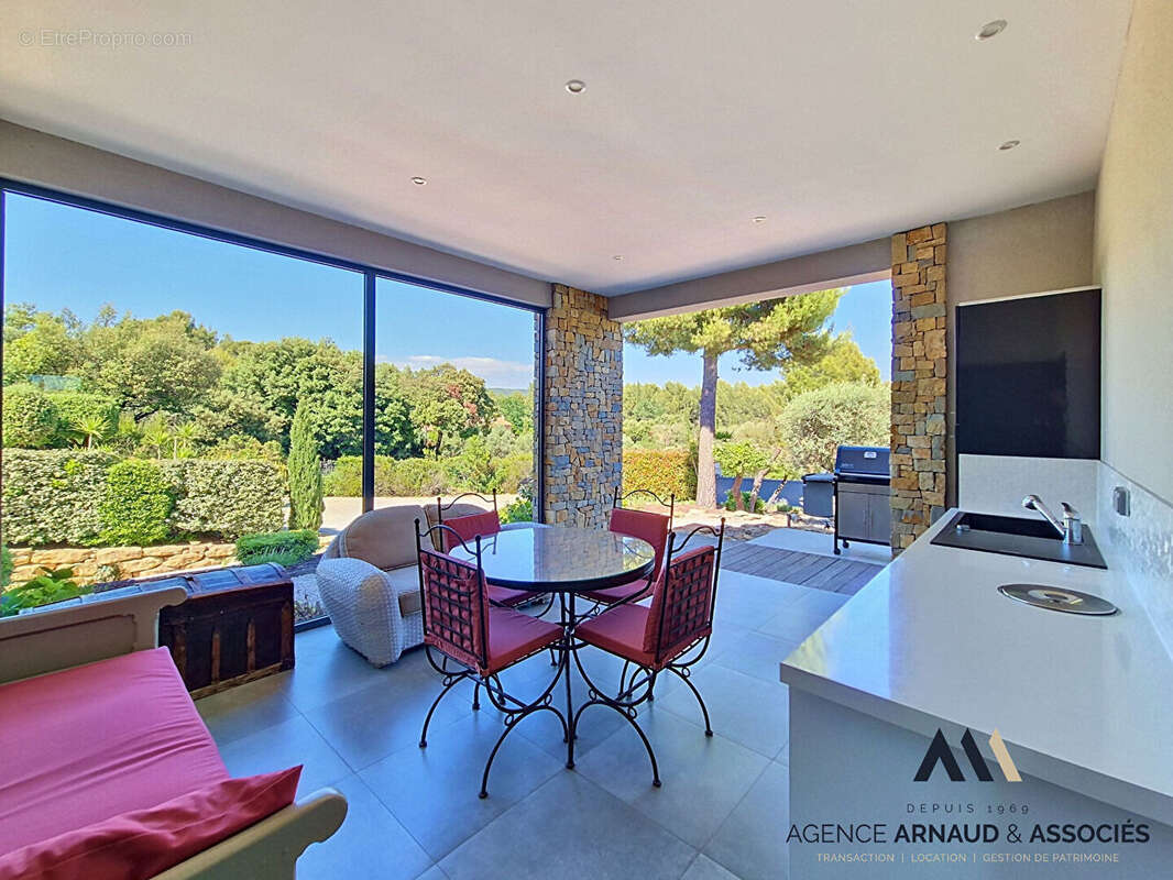 Maison à LA CADIERE-D'AZUR