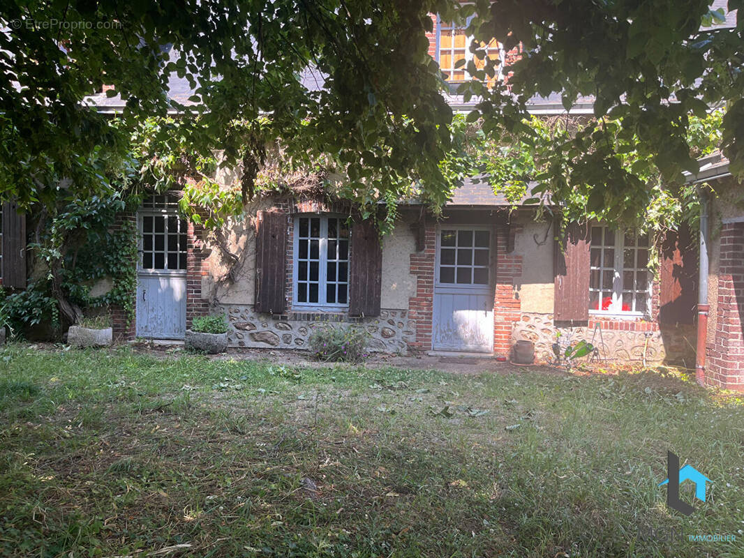 Maison à TRIZAY-LES-BONNEVAL