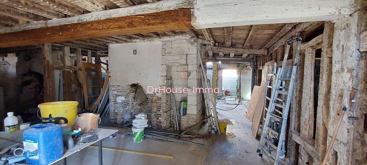 Maison 400 m² à Troyes  - photo 8