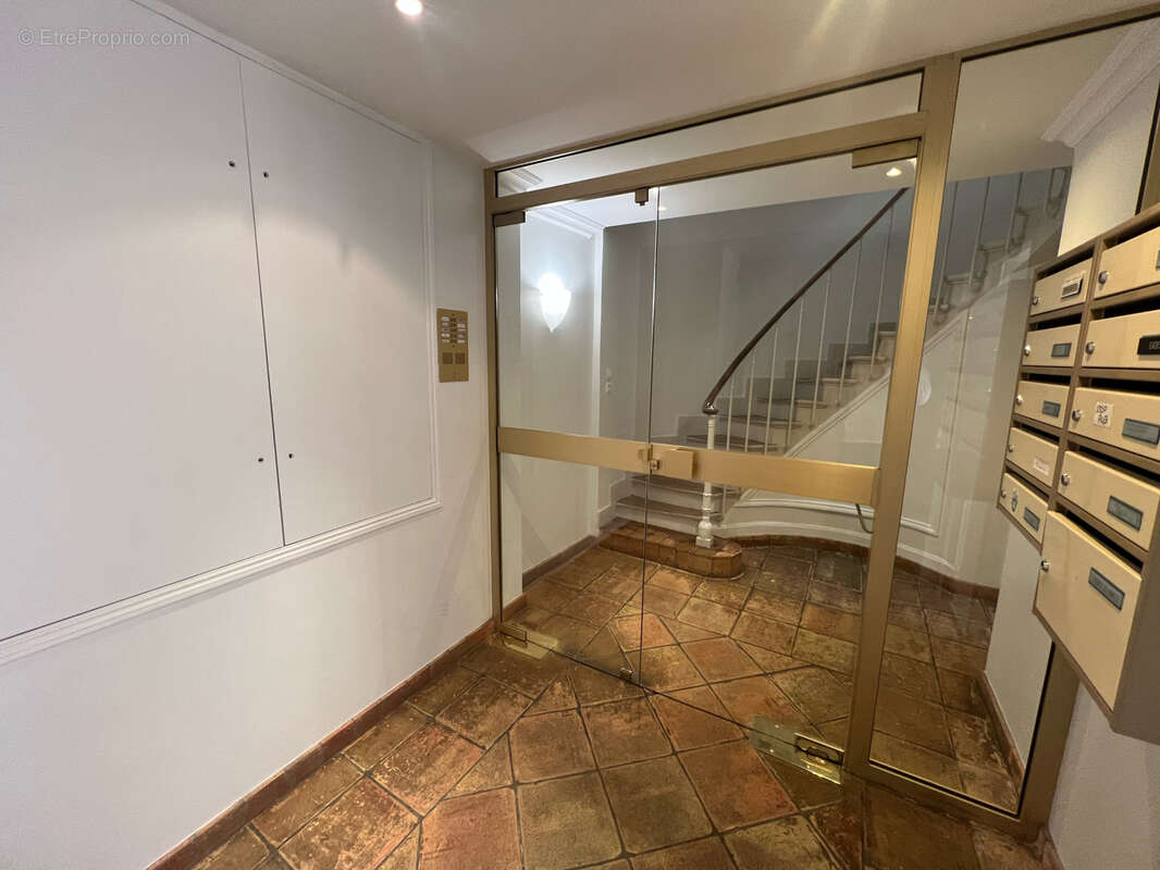 Appartement à PARIS-14E