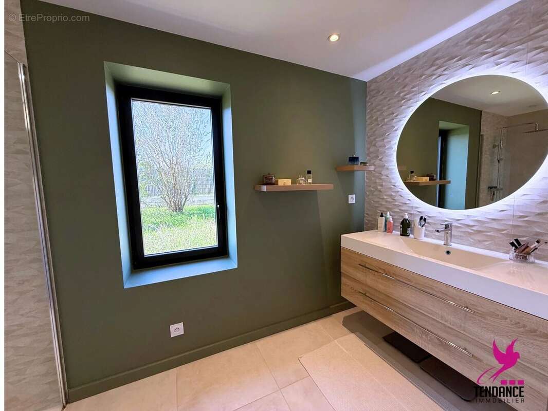 Maison à MONTAIGUT-SUR-SAVE