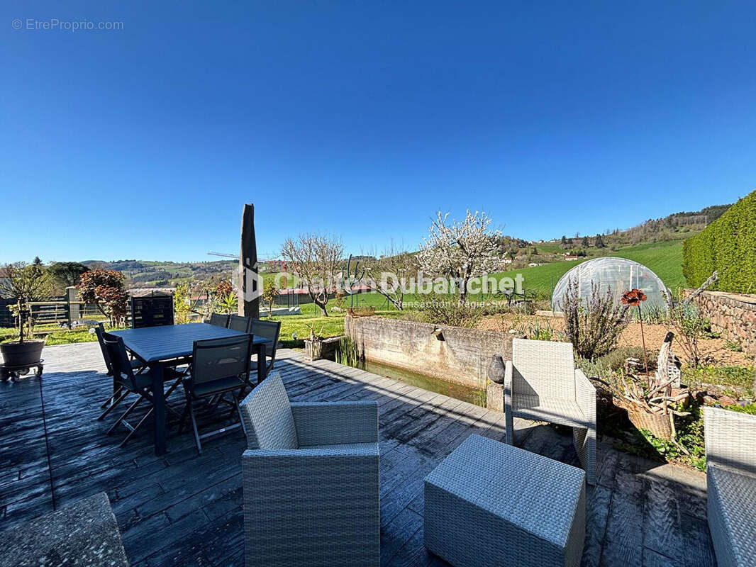 Maison à COURS-LA-VILLE