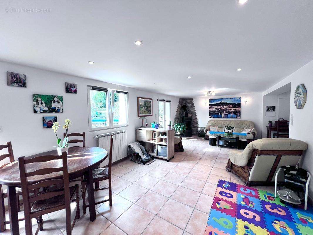 Maison à BOUC-BEL-AIR