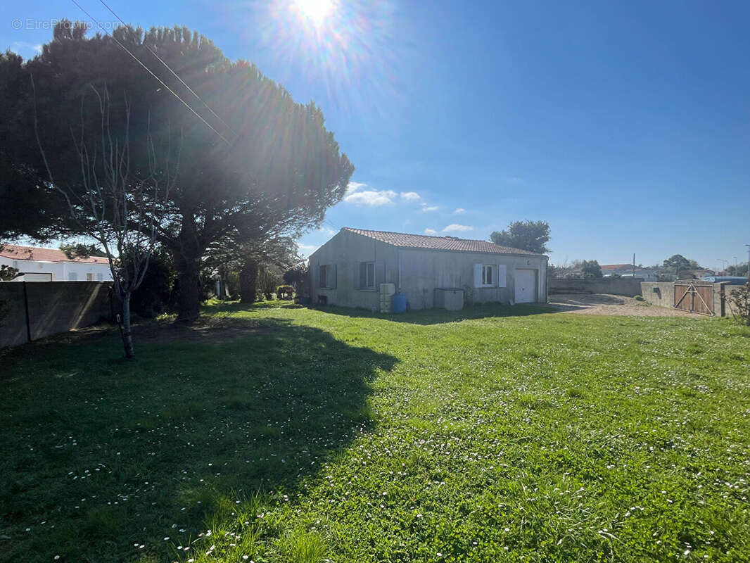 Maison à LA BREE-LES-BAINS