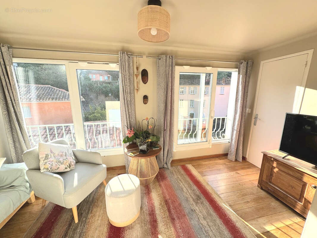 Maison à BORMES-LES-MIMOSAS