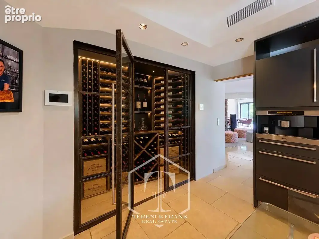 Villa de caractère – Plus de 240 m² – 5 chambres – Piscine – Jardin - photo 18