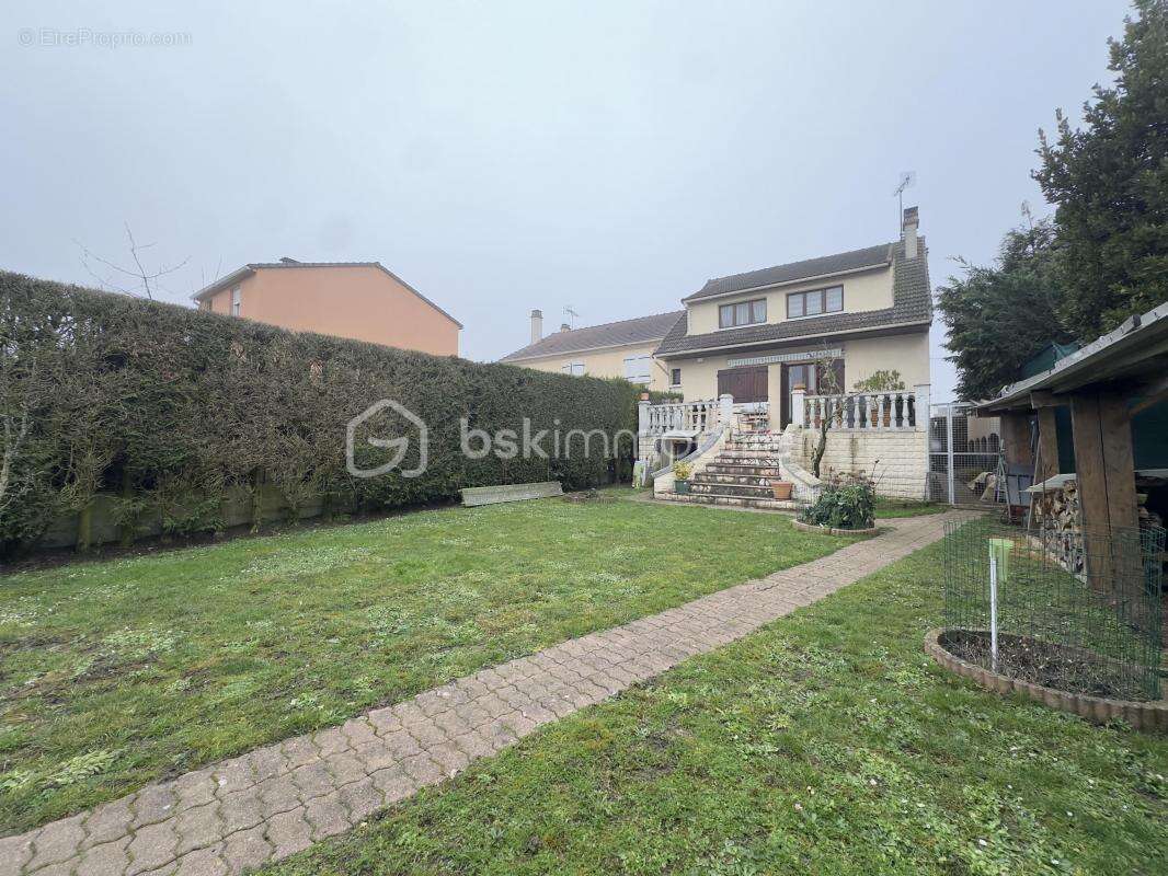 Maison à TREMBLAY-EN-FRANCE