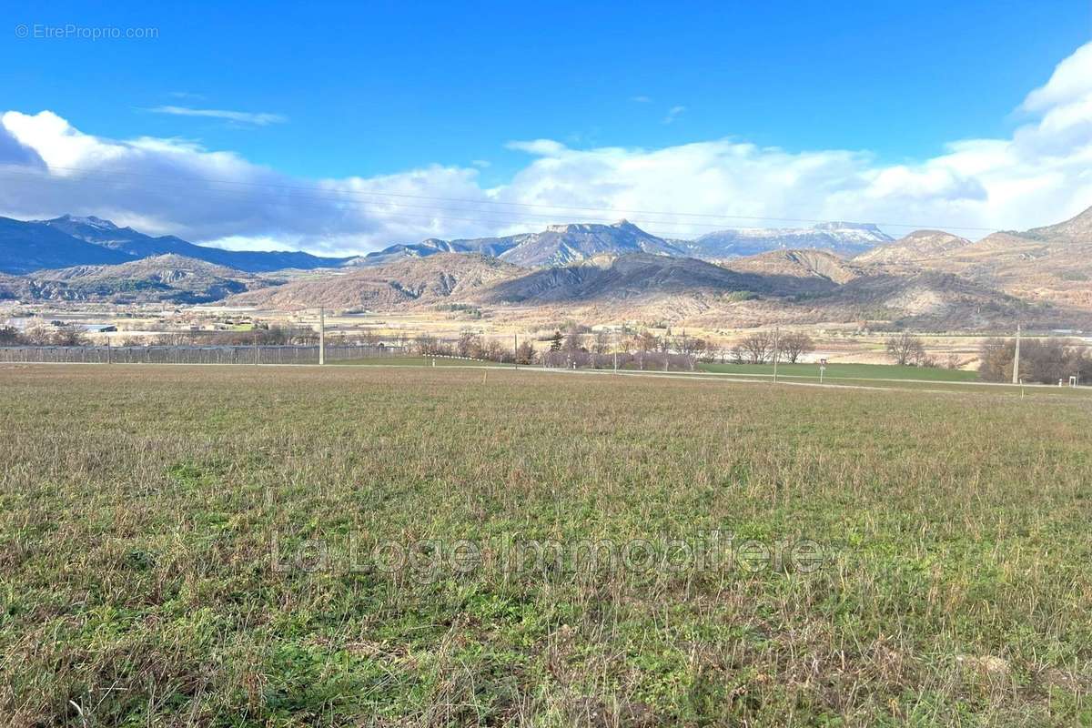 Terrain à CURBANS