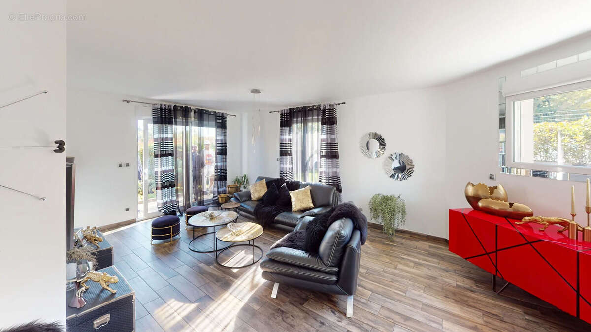 À vendre - Villa contemporaine 155 m² - Quartier Montboucons, Besançon - photo 3