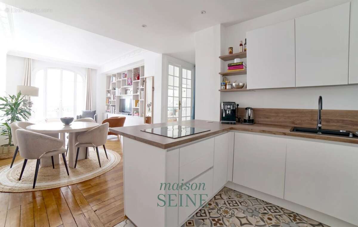 Appartement à NEUILLY-SUR-SEINE