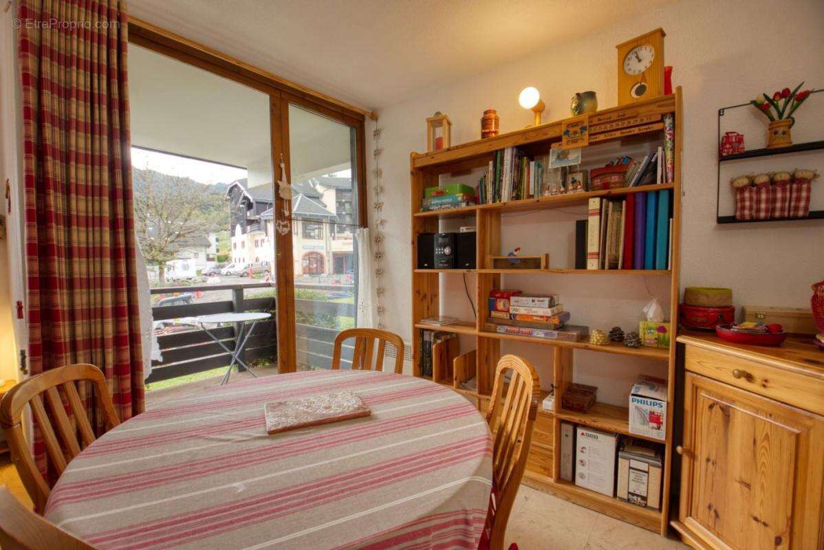 Appartement à MORILLON