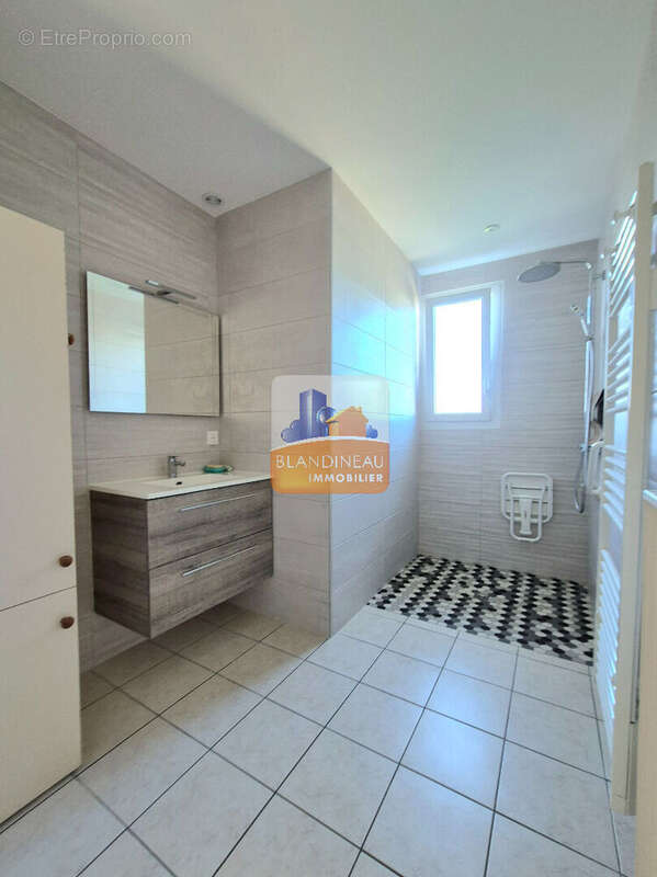 Maison de plain-pied, 160 m², 5 ch + bureau terrain 2038 m²,  hangar 100 m² - photo 6