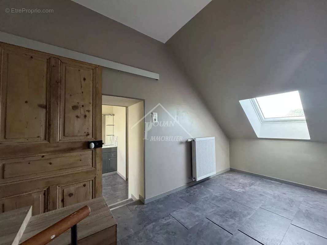 Maison à PARAY-LE-FRESIL