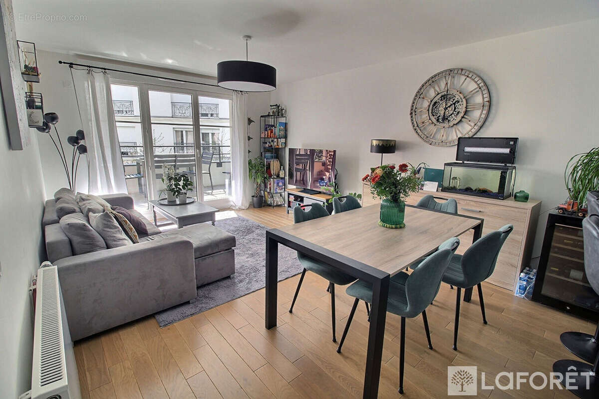 Appartement à LA GARENNE-COLOMBES