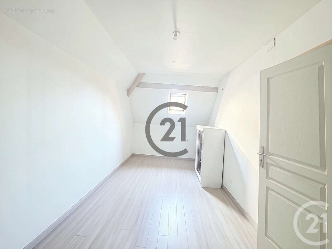 Maison 94 m² à Montereau-Fault-Yonne  - photo 7