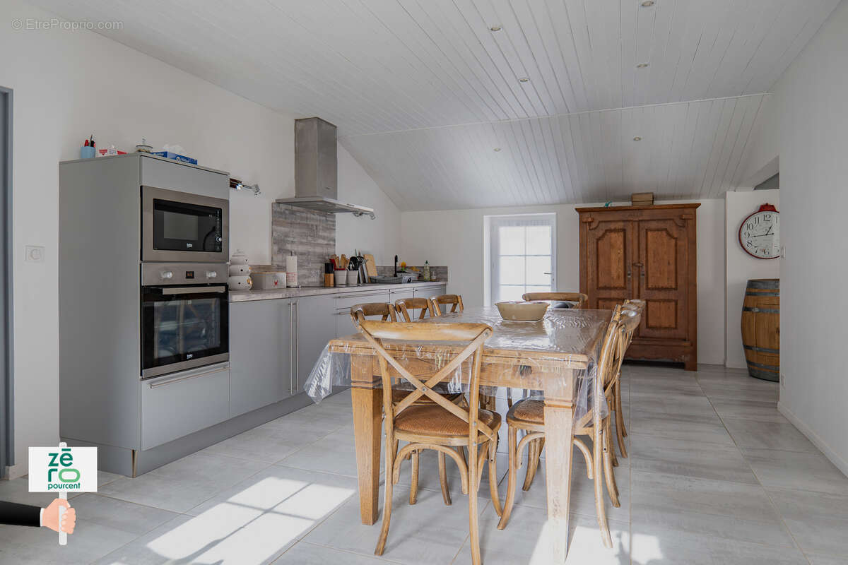 Maison à LES MAGNILS-REIGNIERS