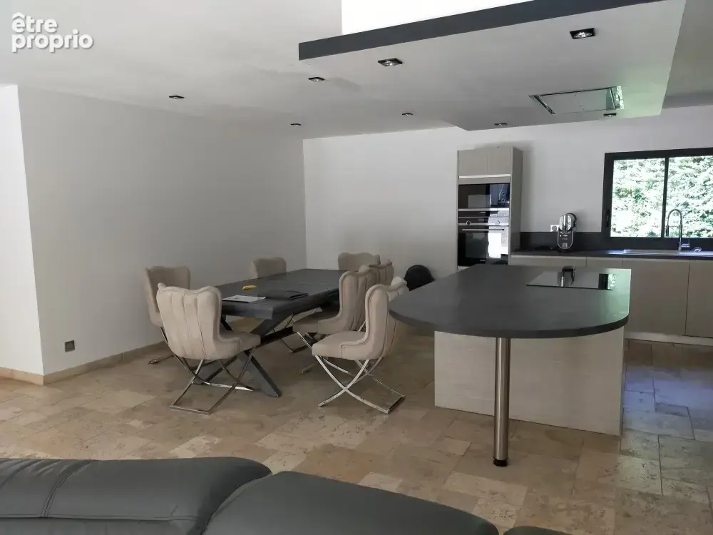 Venez découvrir cette agréable maison récente de plan pied sur un terrain de 2035 m2 en campagne - photo 6