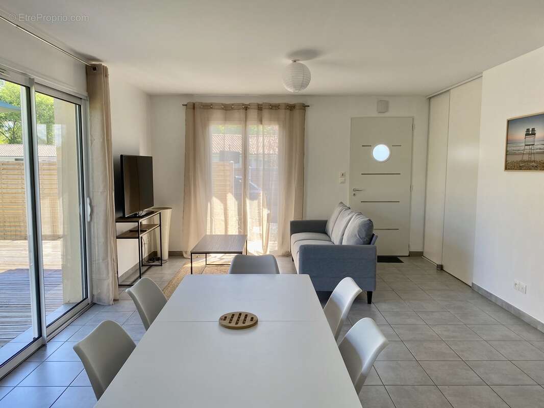 Maison 80 m² à Mios  - photo 8