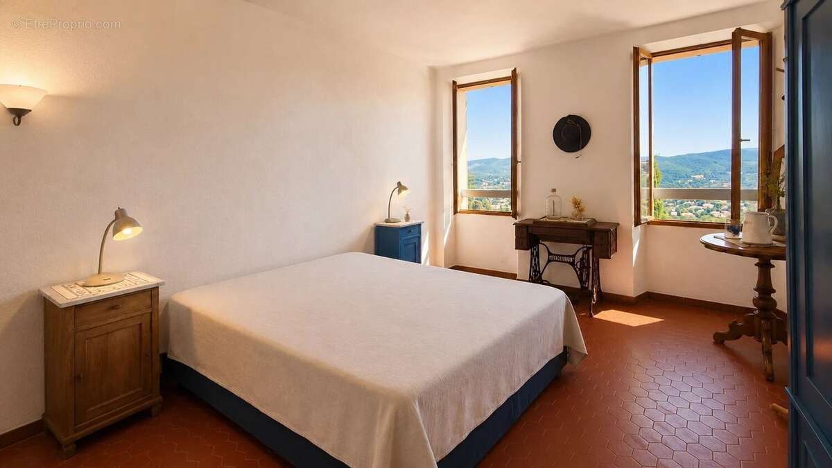 Maison à BORMES-LES-MIMOSAS