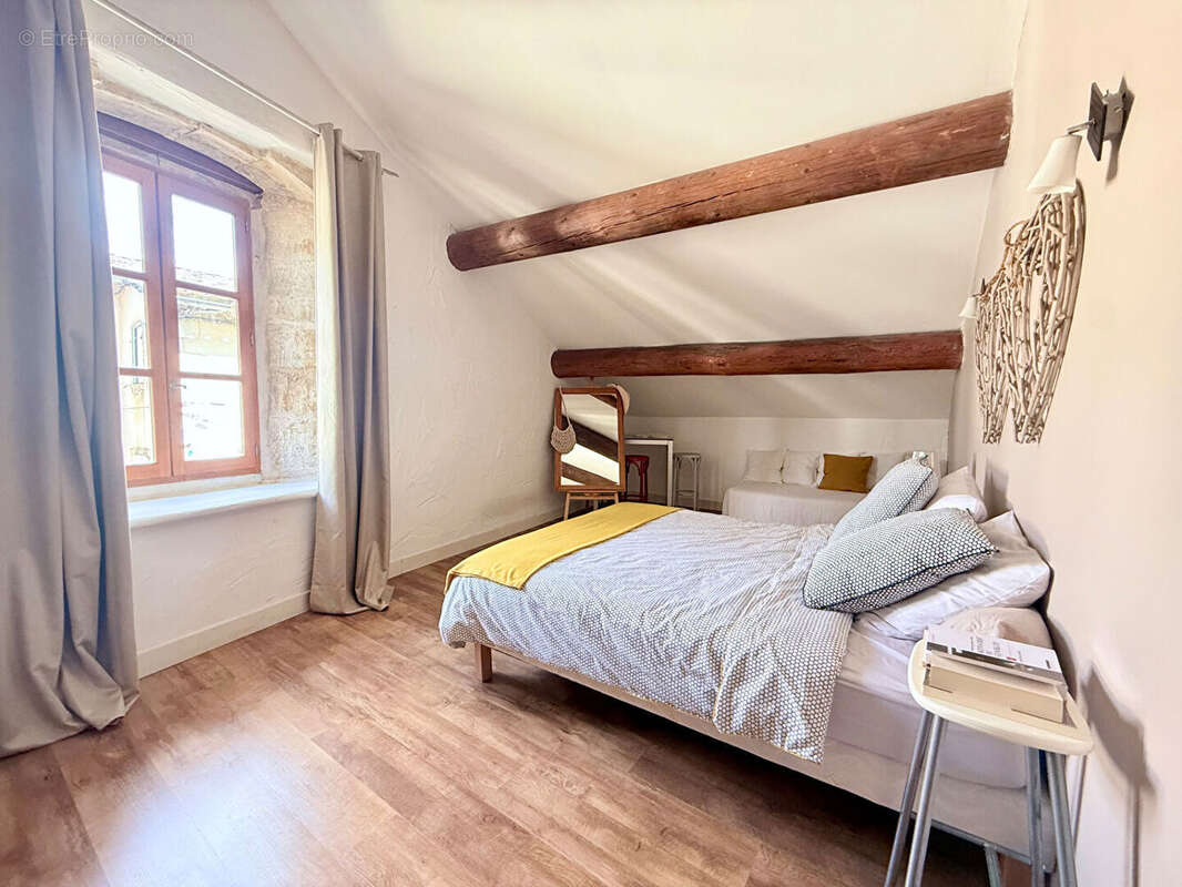 Maison à LA BAUME-DE-TRANSIT