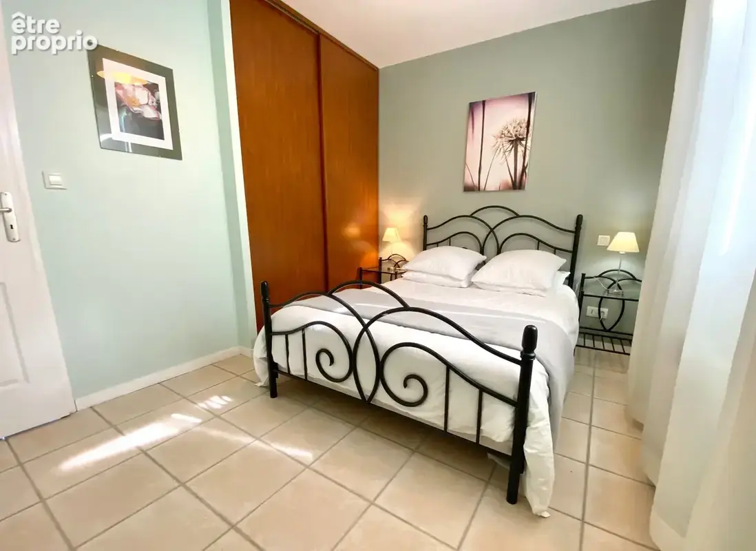 Maison de plain pied, trois chambres, piscine, terrain, vue - photo 7