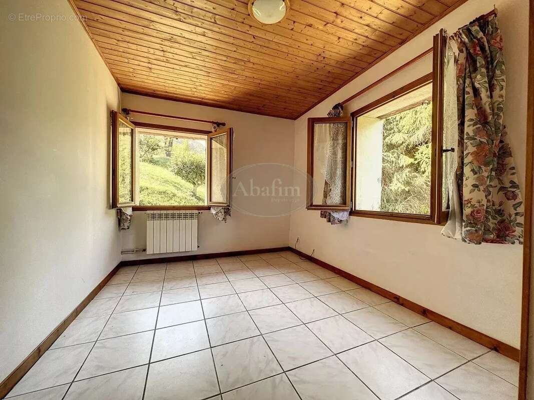 Maison à SARRANCOLIN