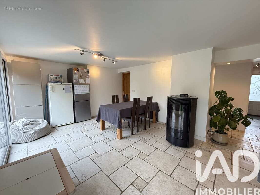 Photo 5 - Maison à CRECY-LA-CHAPELLE