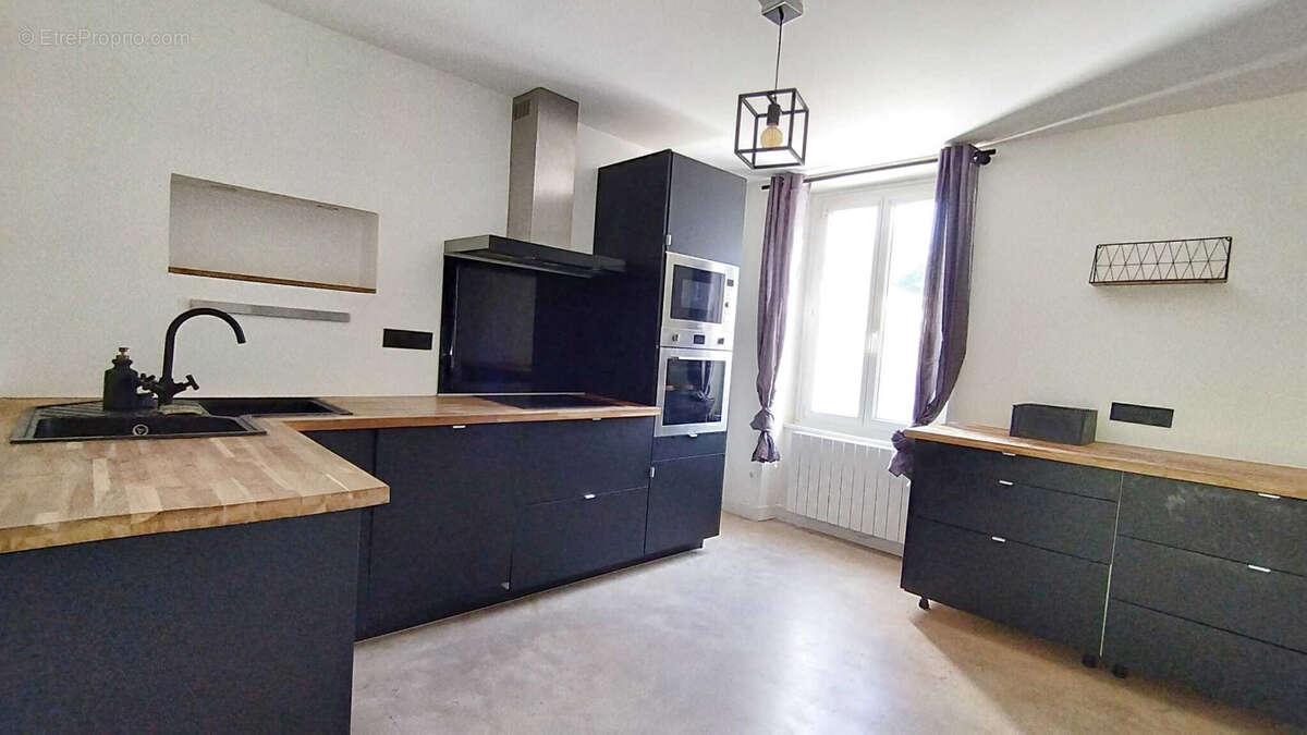 Maison à VILLENEUVE-LES-SABLONS