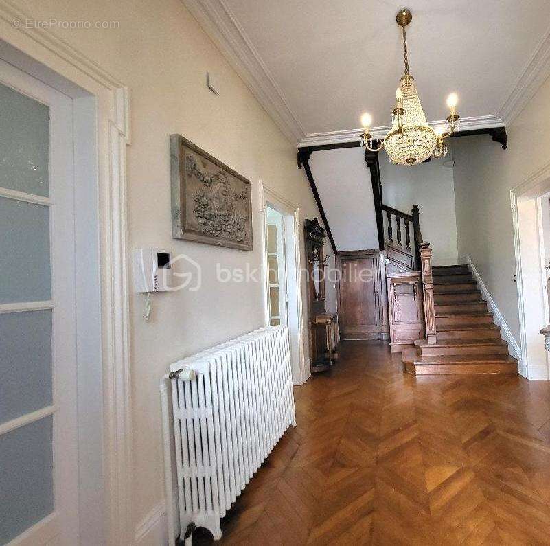 Maison à MONTEREAU-FAULT-YONNE