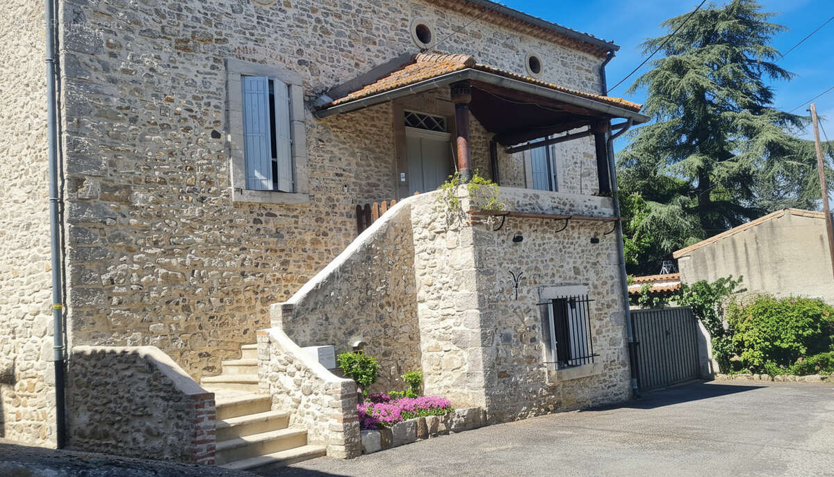 TORNAC , Maison en pierres de 10 pièces  de 232 M2 dans un quartier calme.   Proche d'Anduze - photo 2
