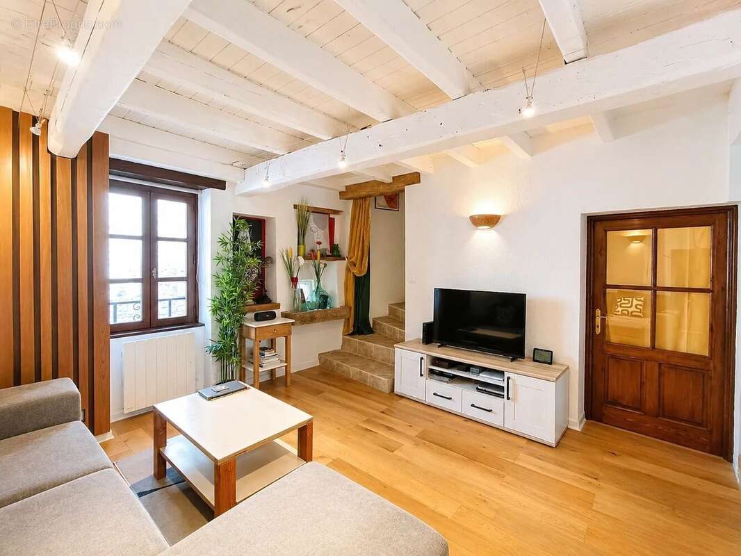 Appartement à SAINT-MARCEL-LES-SAUZET