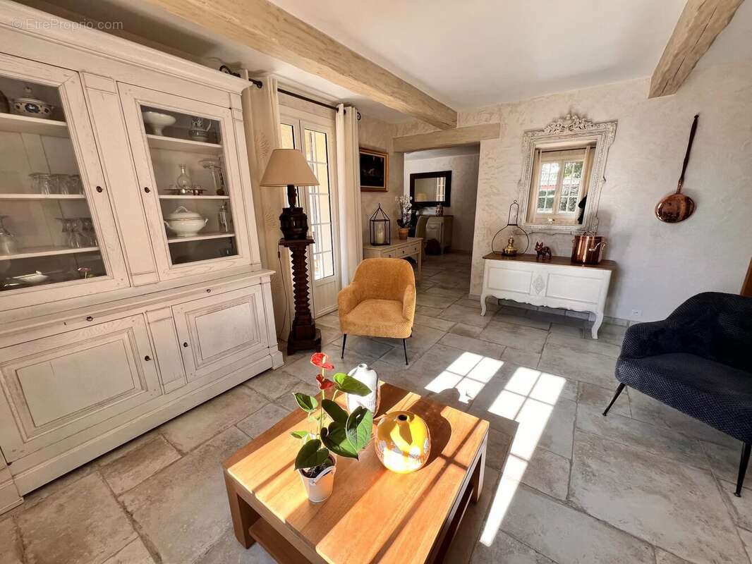 Maison à SAINT-SATURNIN-LES-APT