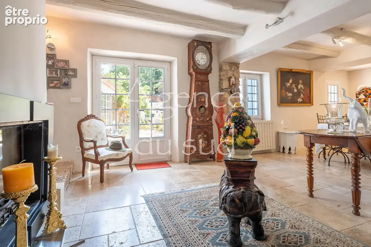 Maison  6 pièce(s) de 200 m² - photo 3