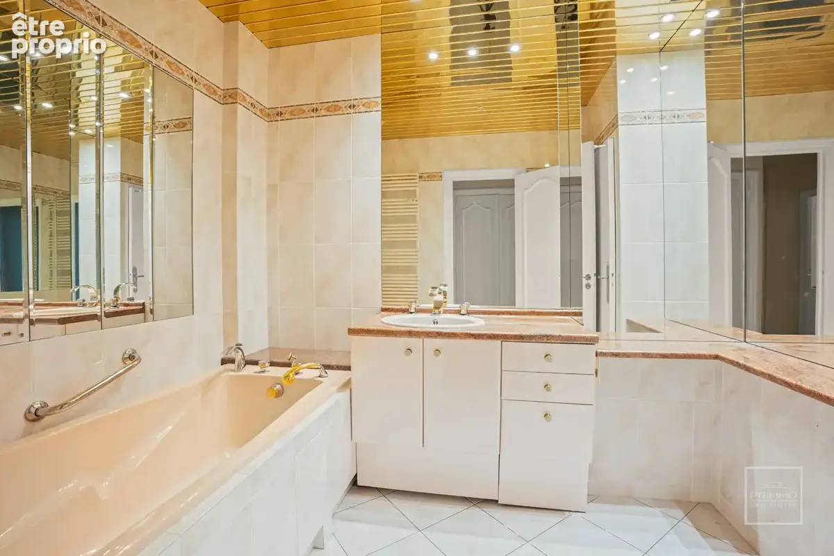 Lyon 6, 117.47m², deux balcons, garage - photo 11