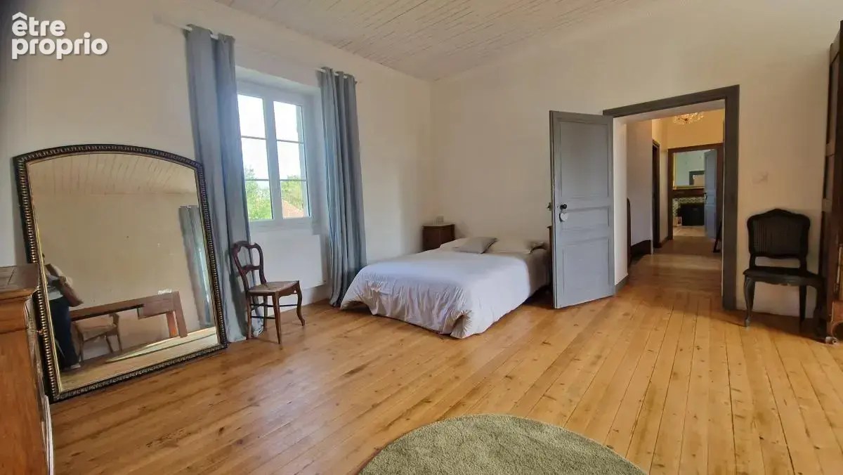 Maison 266 m² à Saint-Michel-Chef-Chef  - photo 9