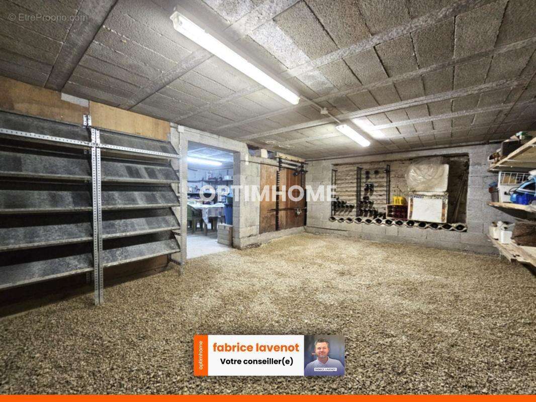 Rare !!! maison de 230 m² de surface comprenant une maison, un garage pour bateau et un studio sur rivedoux plage (17) - photo 8