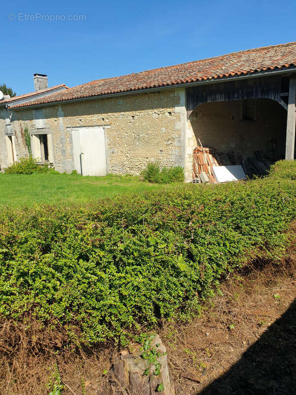 Maison à BAIGNES-SAINTE-RADEGONDE