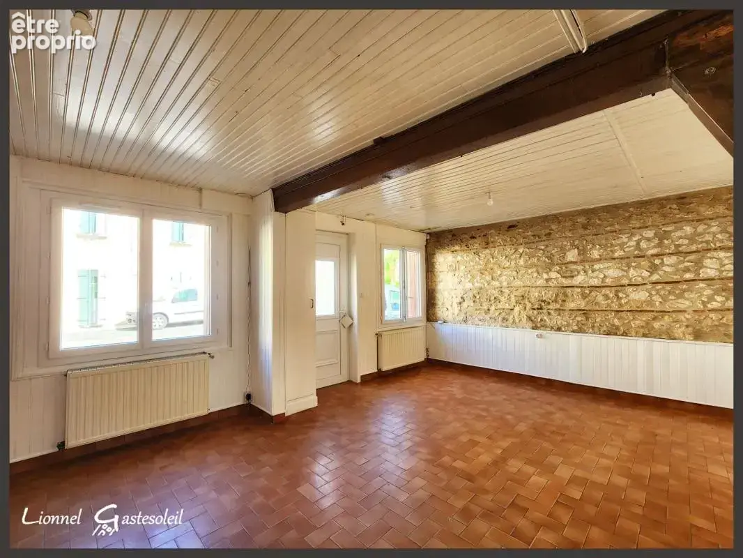 Maison à vendre 4 chambres avec jardin, parking sur la commune de Pineuilh proche de Sainte Foy la Grande (33) - photo 2