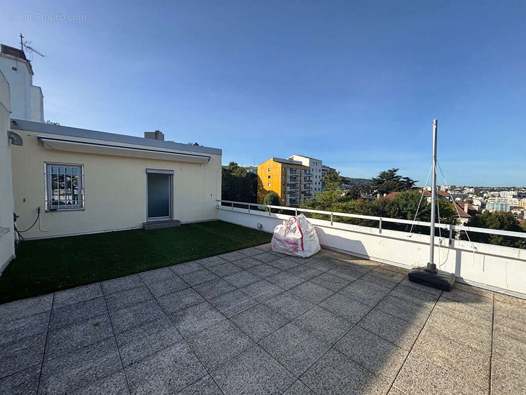 Appartement à SAINT-ETIENNE