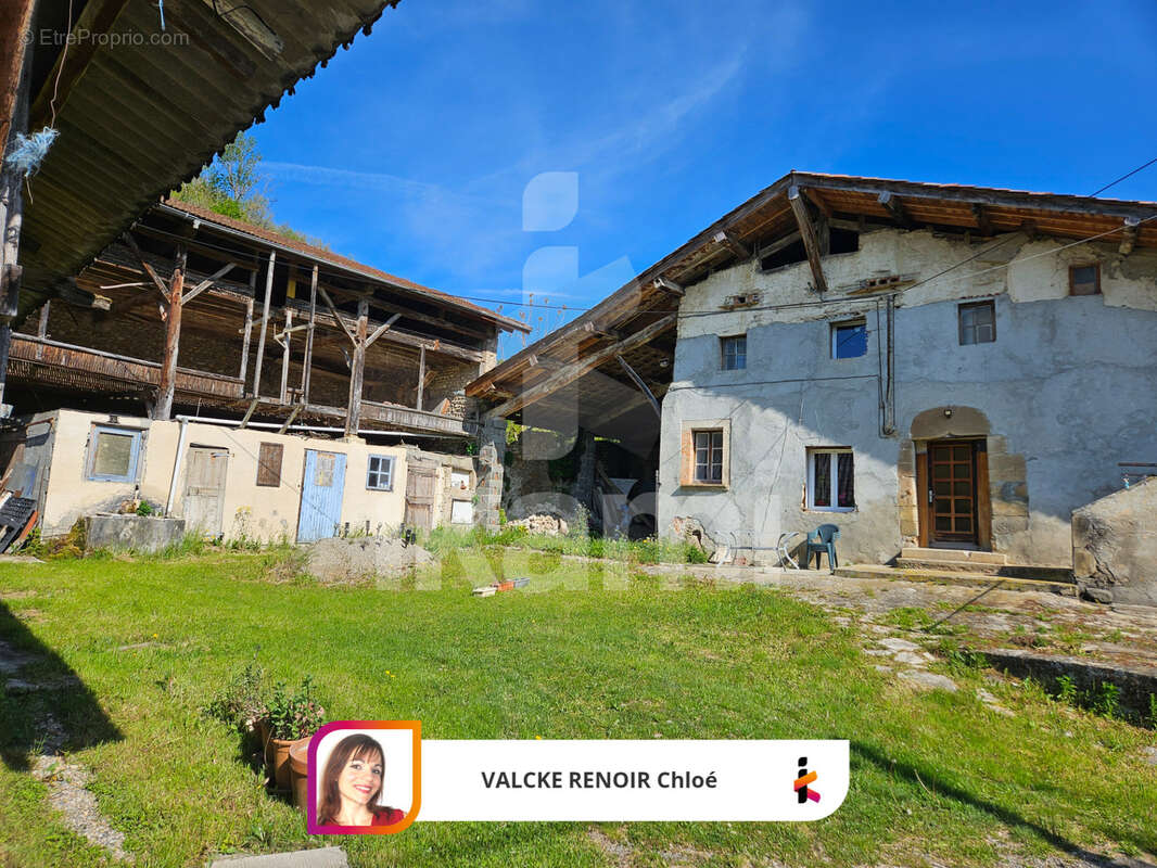 Maison à CHEVRIERES