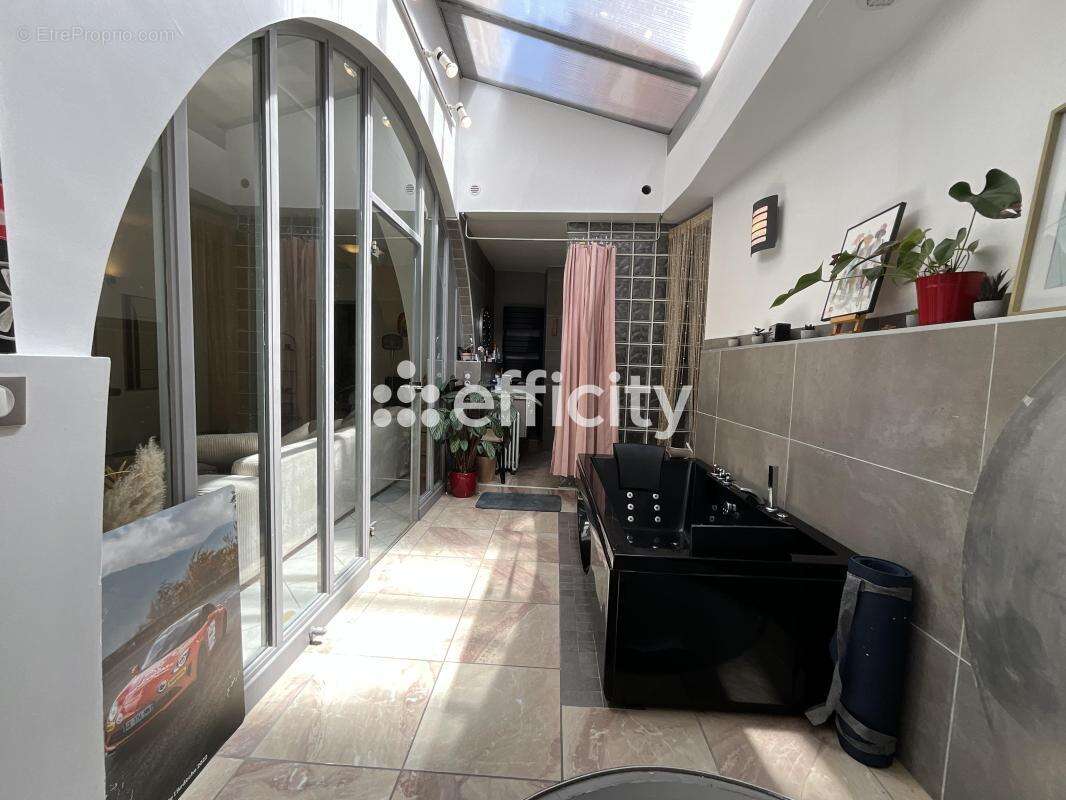 Appartement à PRIVAS