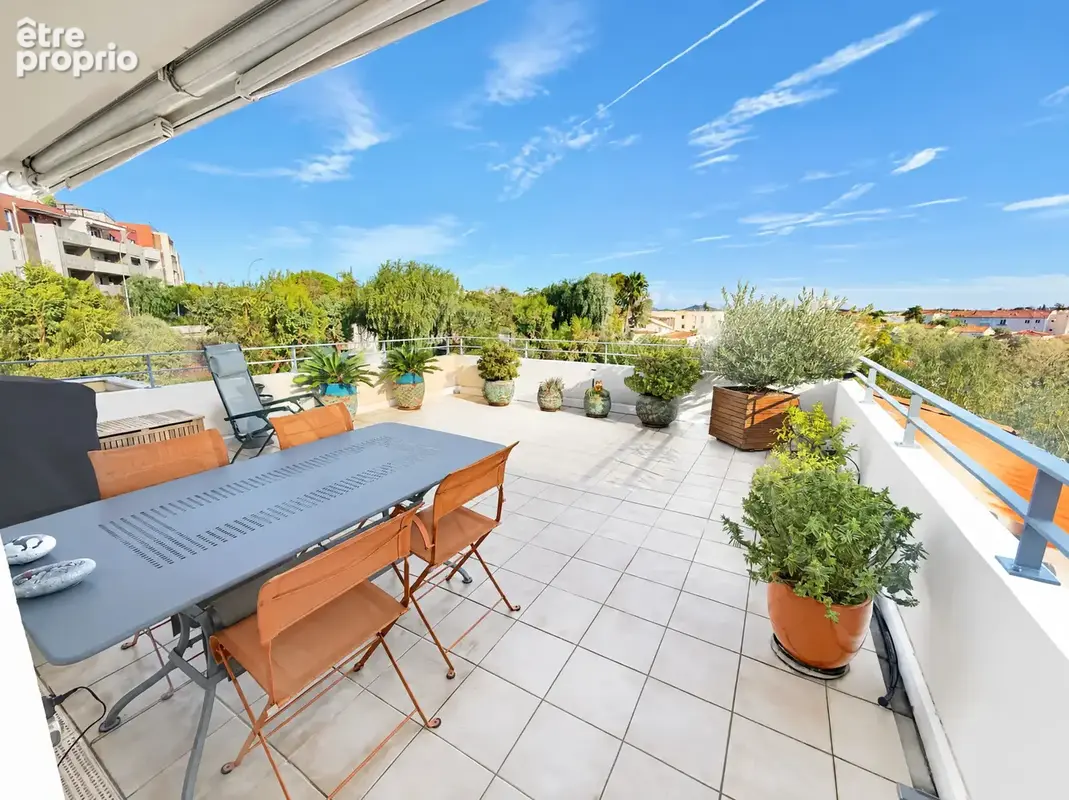 DERNIER ETAGE, 47m2 de terrasses, vue jusqu'à la mer ! - photo 13