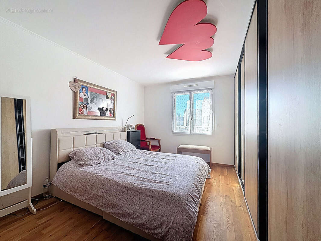 Maison à NEAUPHLE-LE-CHATEAU