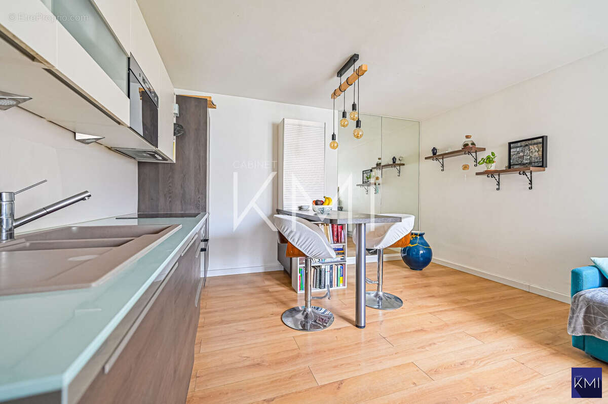 Appartement à PARIS-20E
