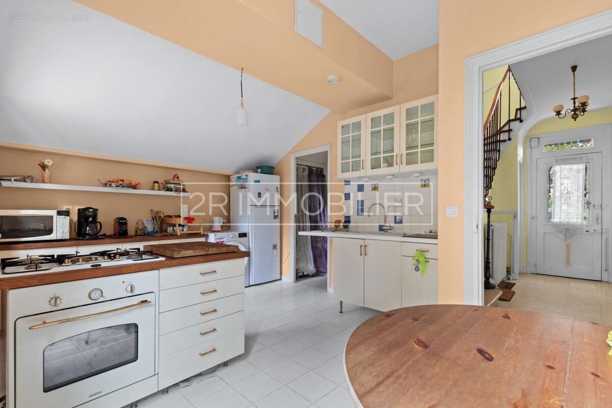 Chambre 2 - Maison à LAGNY-SUR-MARNE